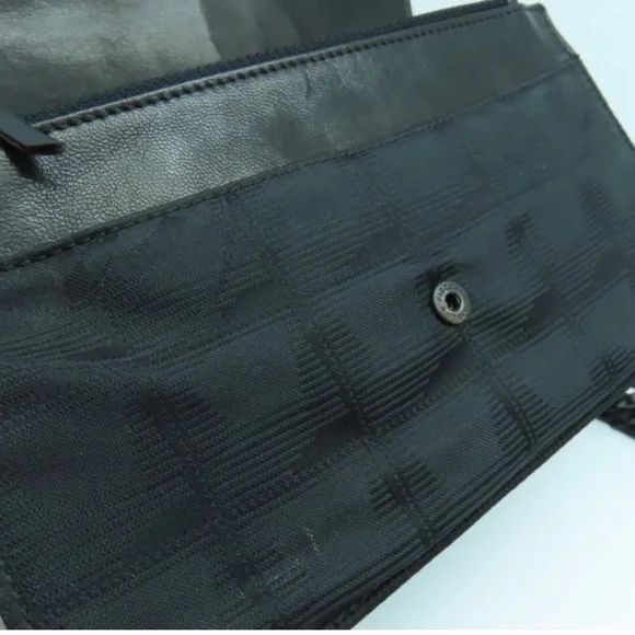 CHANEL CROSSBODY WOC - Picture 6 of 16